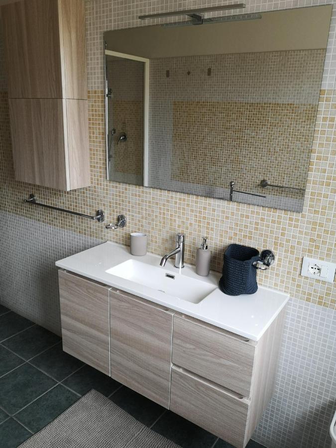 הוילה סנטה לוצ'יה Casa Con Terrazza Fronte Mare מראה חיצוני תמונה